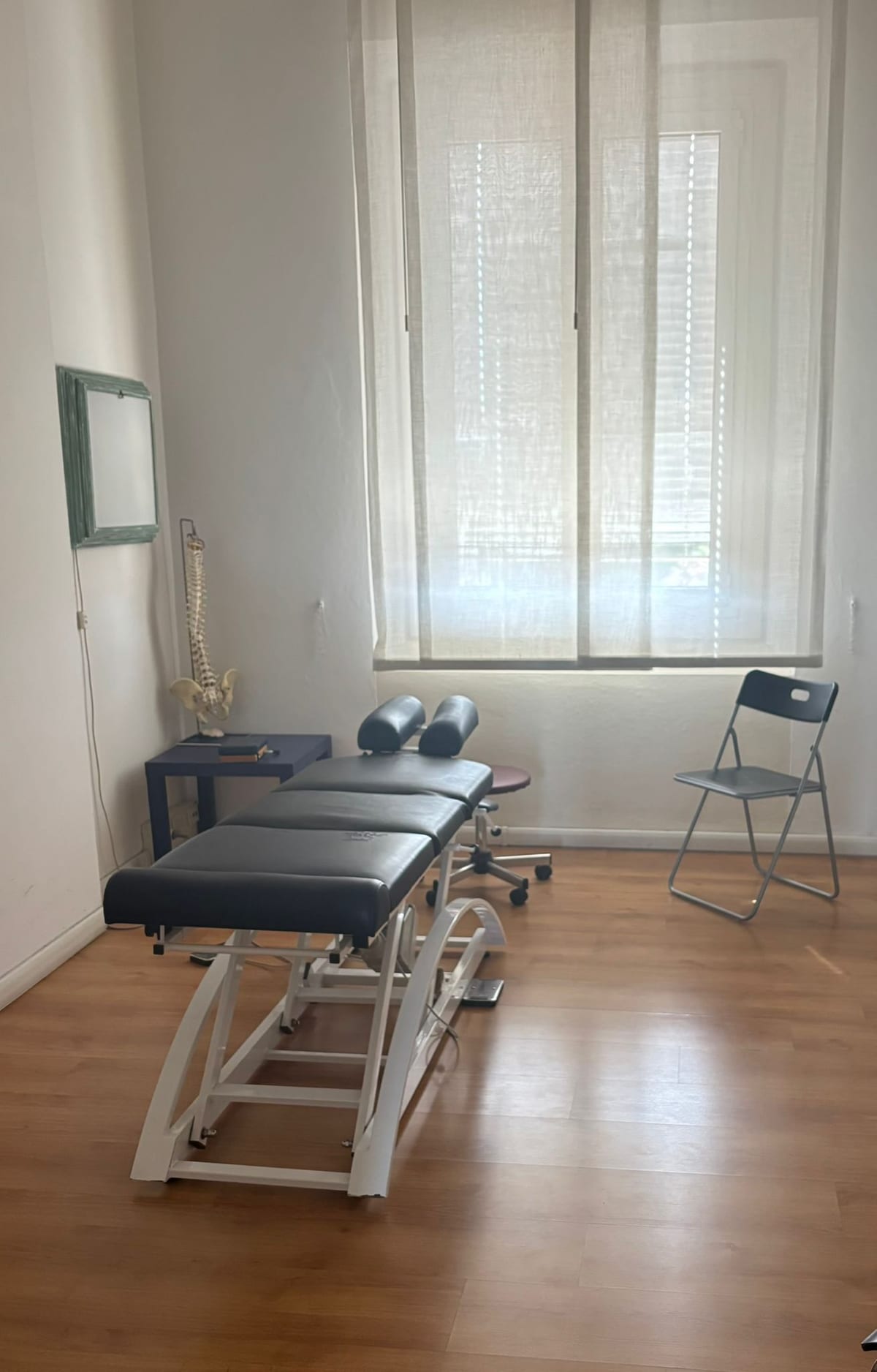 Sala trattamenti dello studio di chiropratica